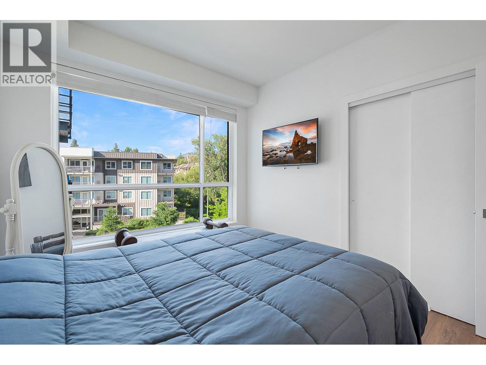 302 1925 Enterprise Way, Kelowna