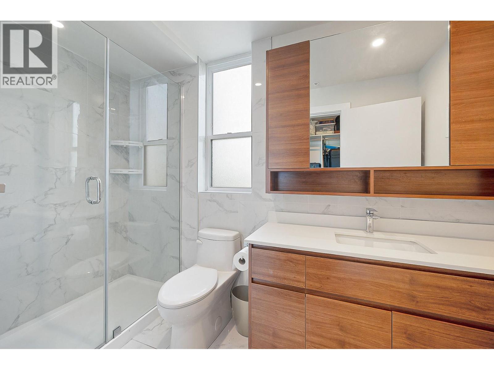 302 1925 Enterprise Way, Kelowna