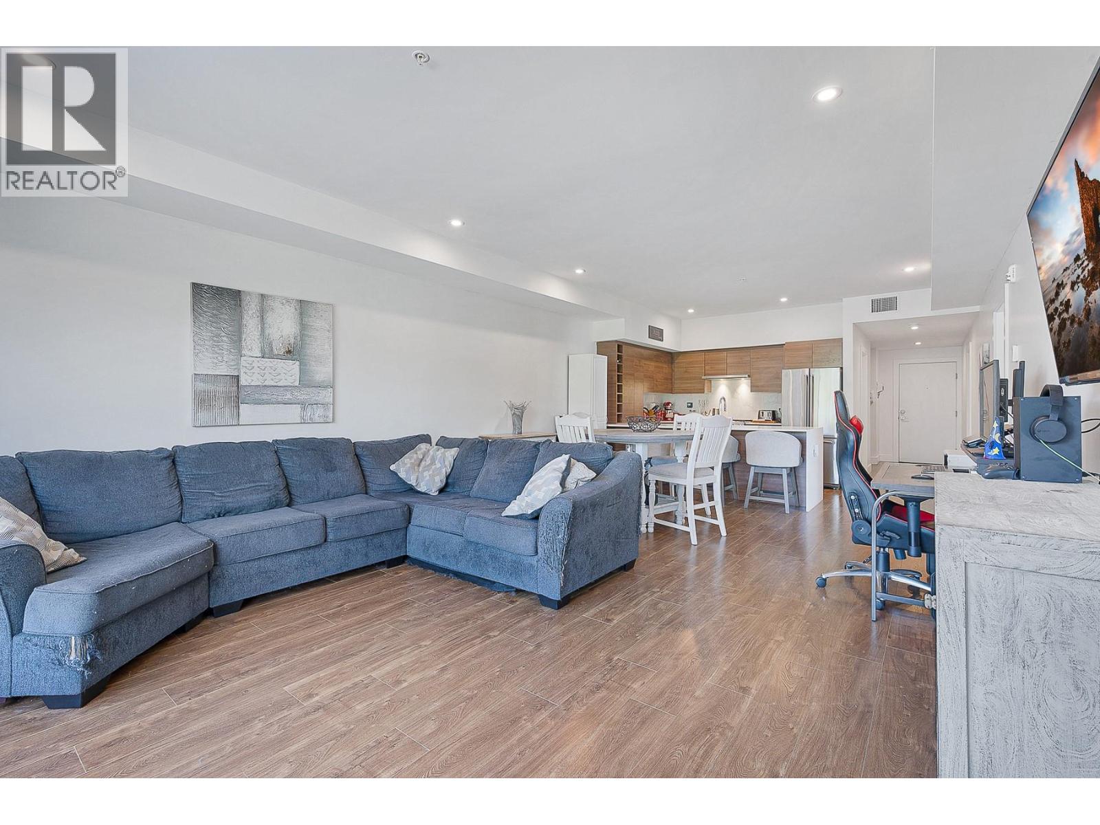 302 1925 Enterprise Way, Kelowna