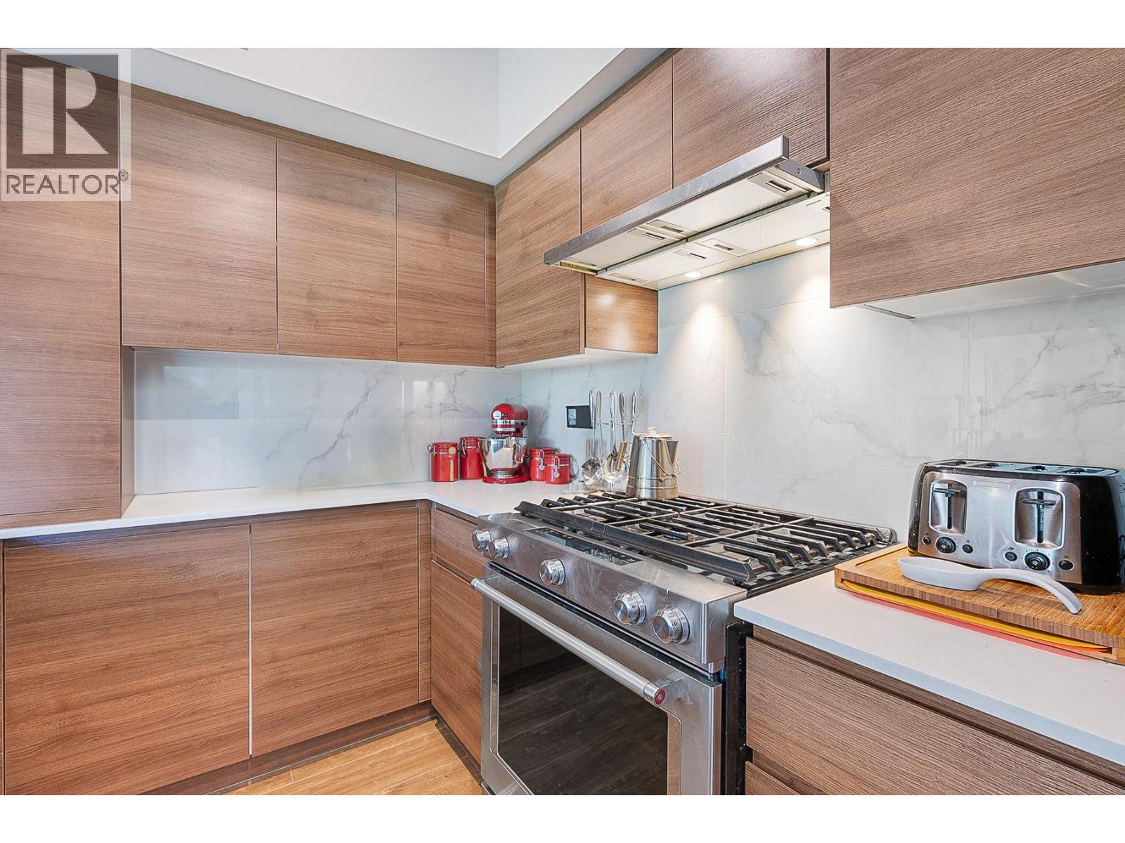 302 1925 Enterprise Way, Kelowna