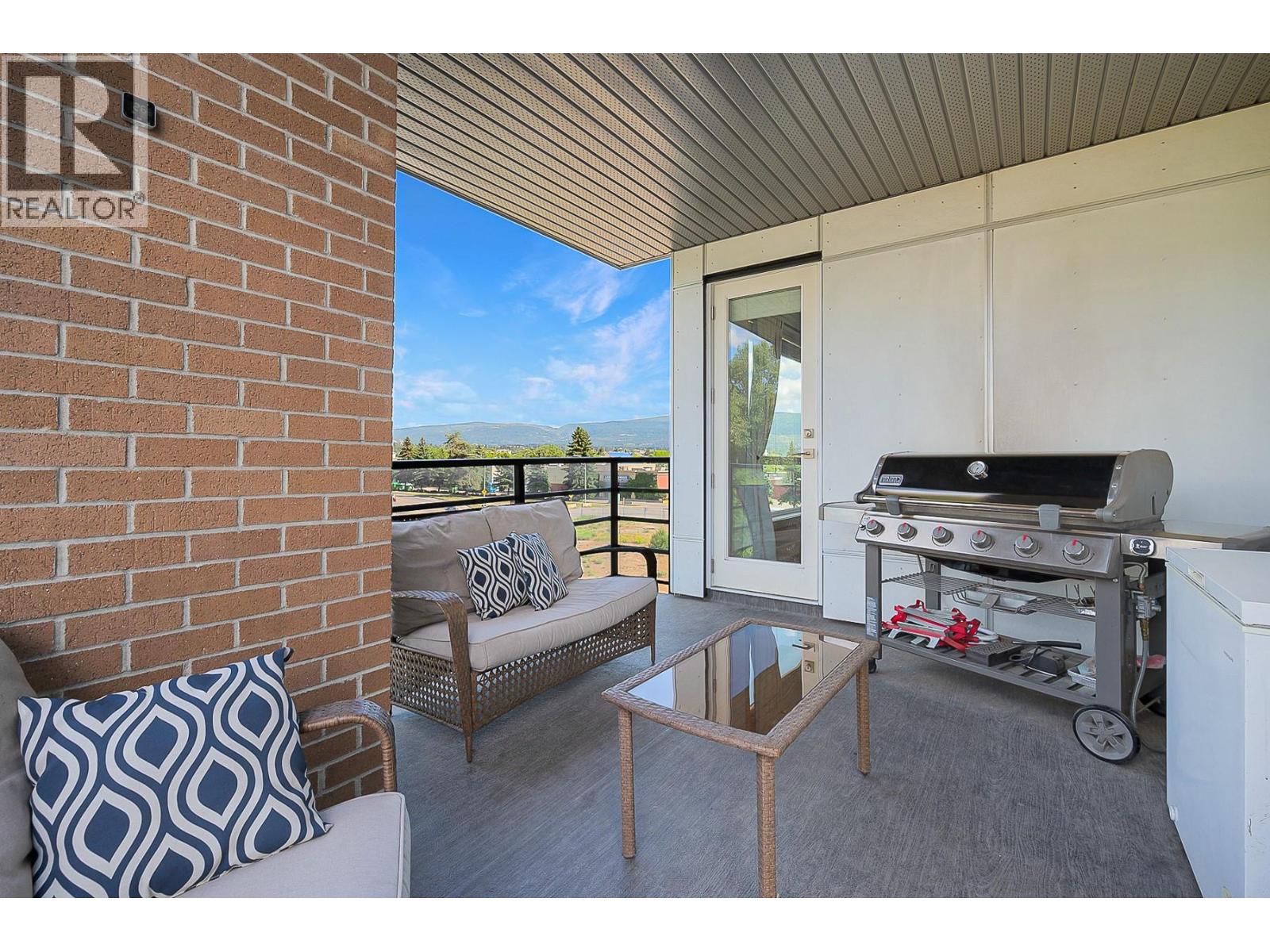 302 1925 Enterprise Way, Kelowna