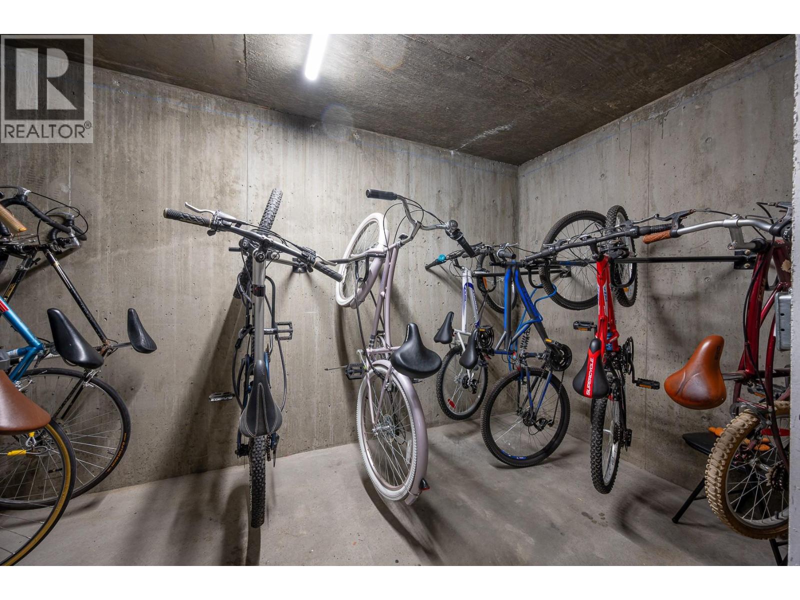 302 1925 Enterprise Way, Kelowna