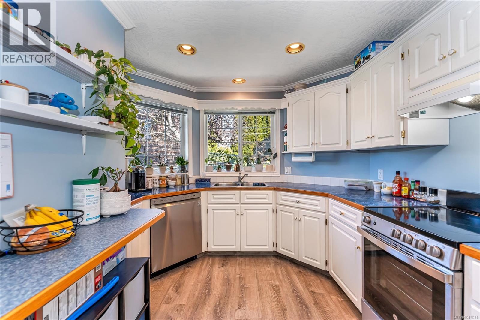  3165 Wascana Street, Saanich