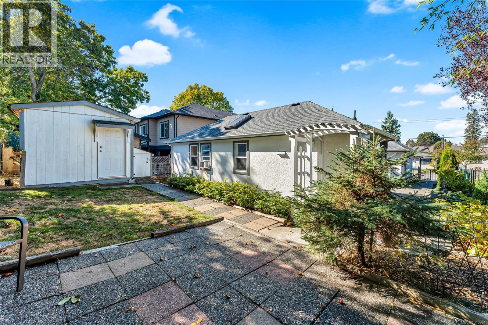  3165 Wascana Street, Saanich