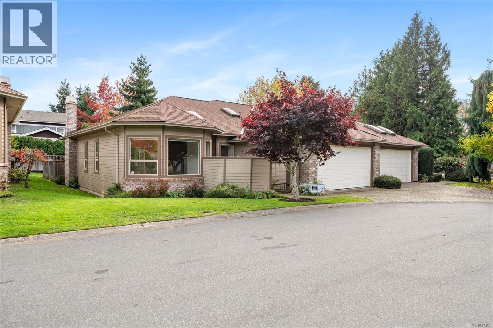 102 4515 Pipeline Rd, Saanich