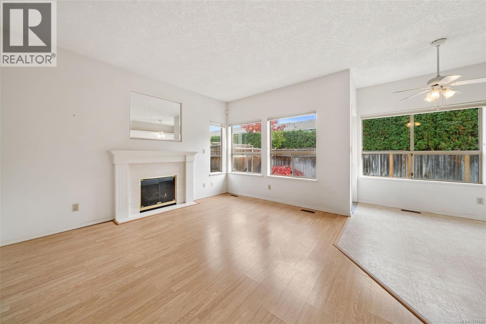 102 4515 Pipeline Rd, Saanich