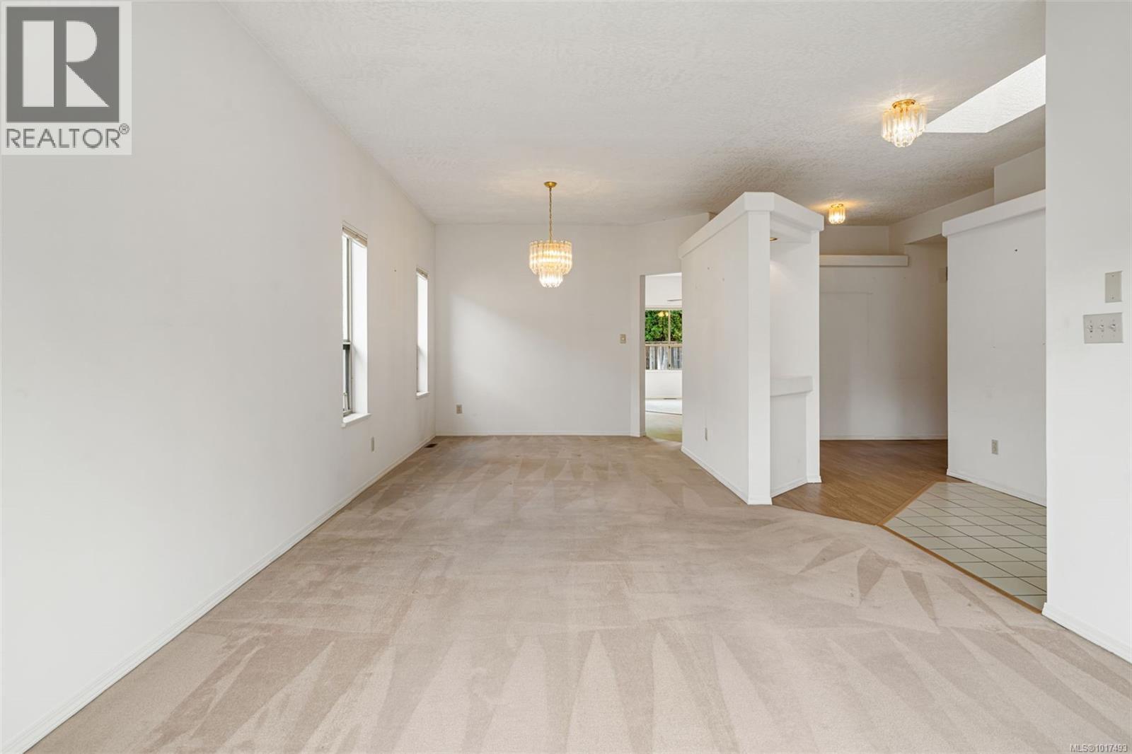 102 4515 Pipeline Rd, Saanich