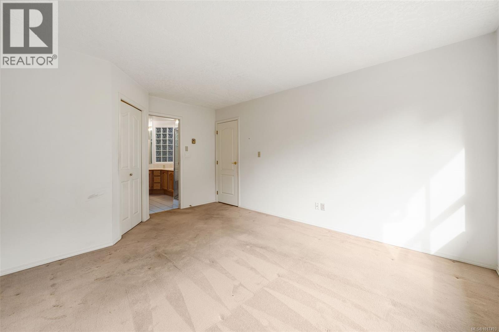 102 4515 Pipeline Rd, Saanich