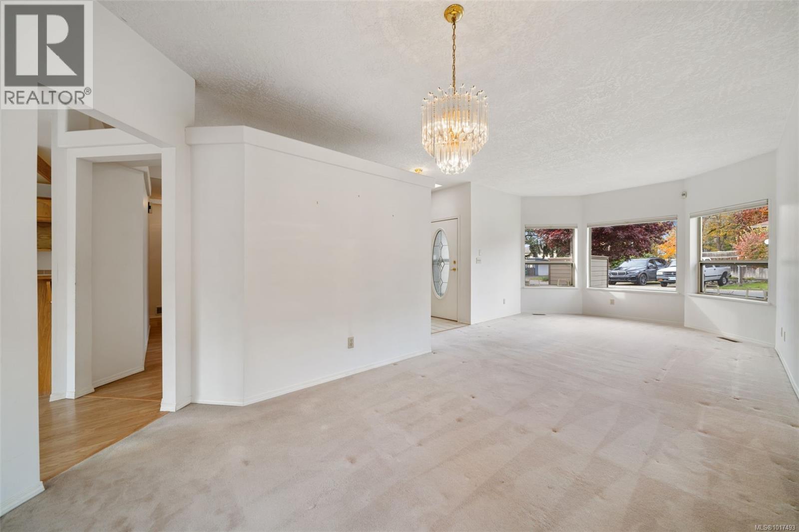 102 4515 Pipeline Rd, Saanich