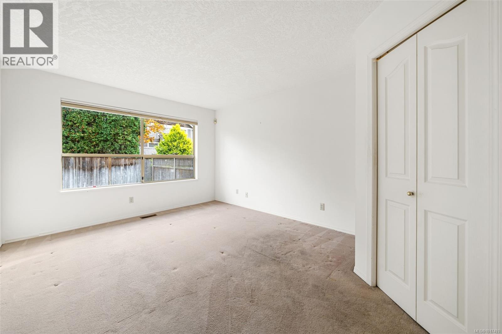 102 4515 Pipeline Rd, Saanich