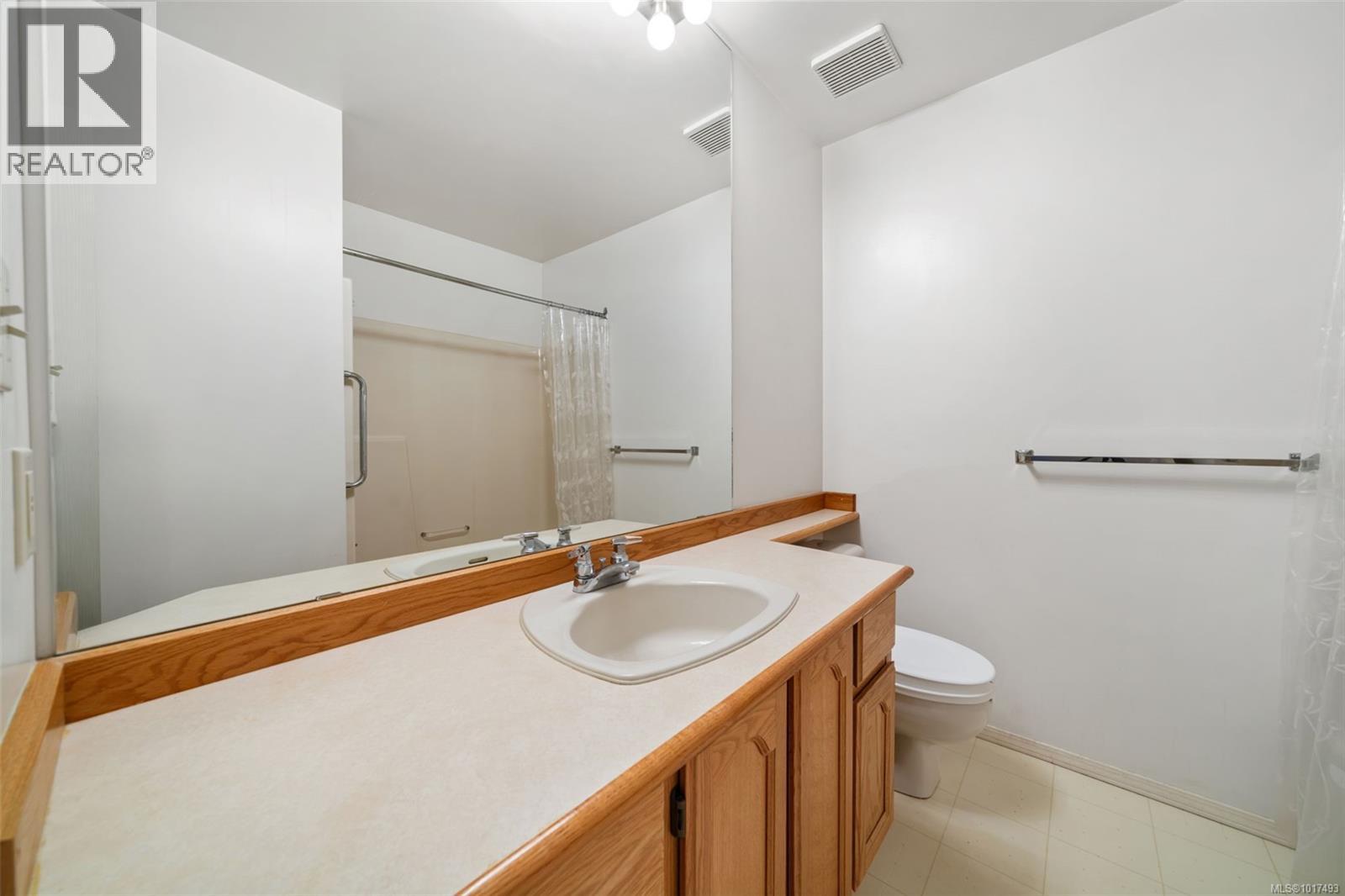 102 4515 Pipeline Rd, Saanich