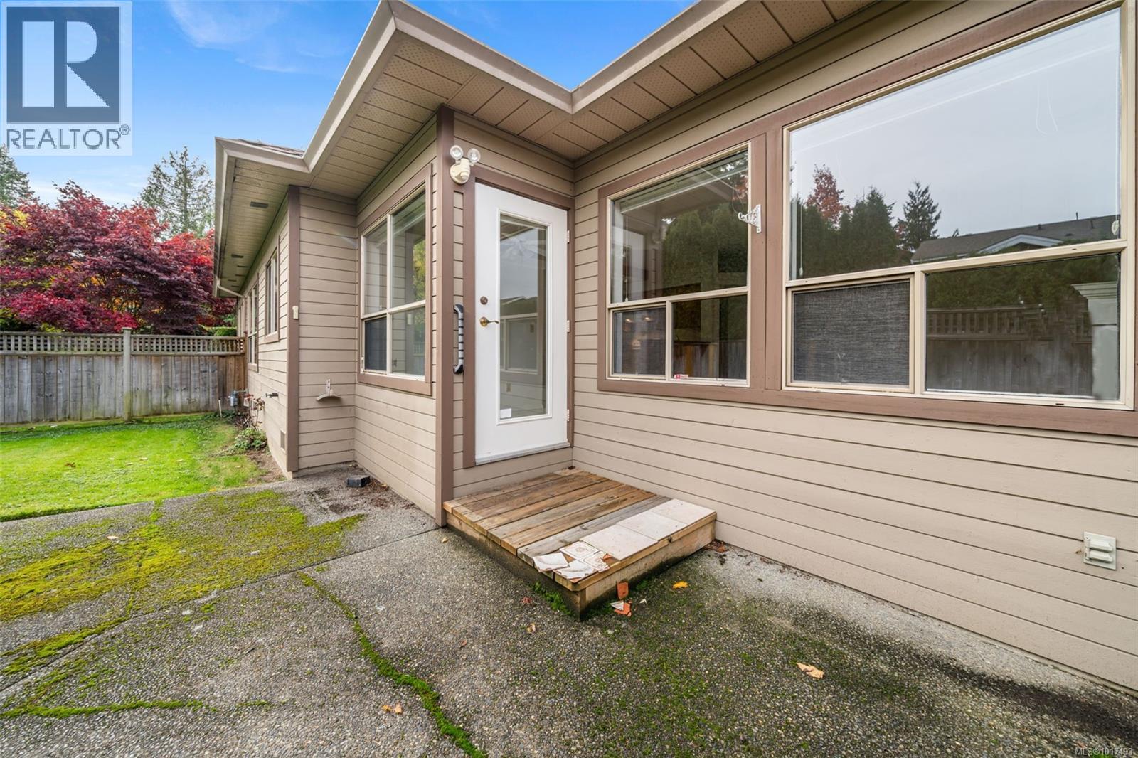 102 4515 Pipeline Rd, Saanich