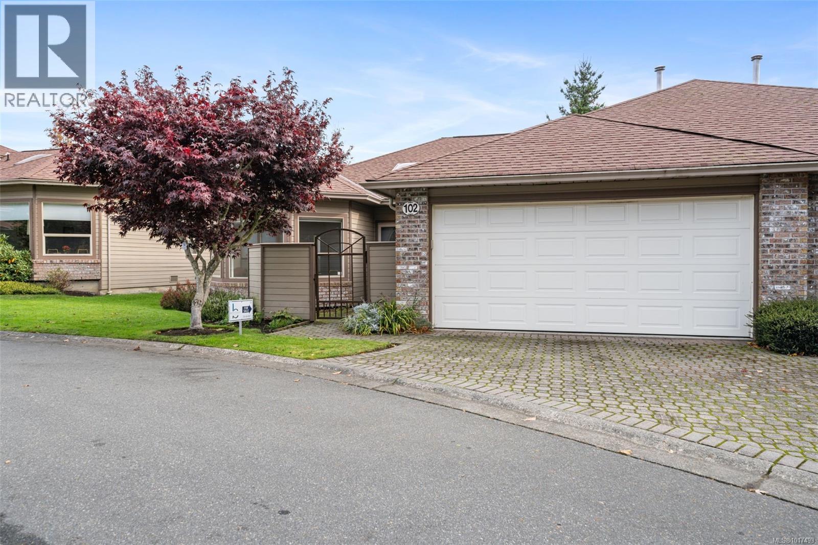 102 4515 Pipeline Rd, Saanich