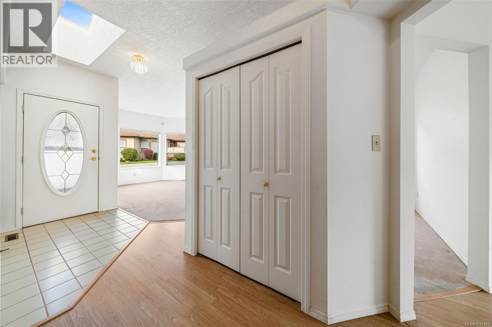 102 4515 Pipeline Rd, Saanich