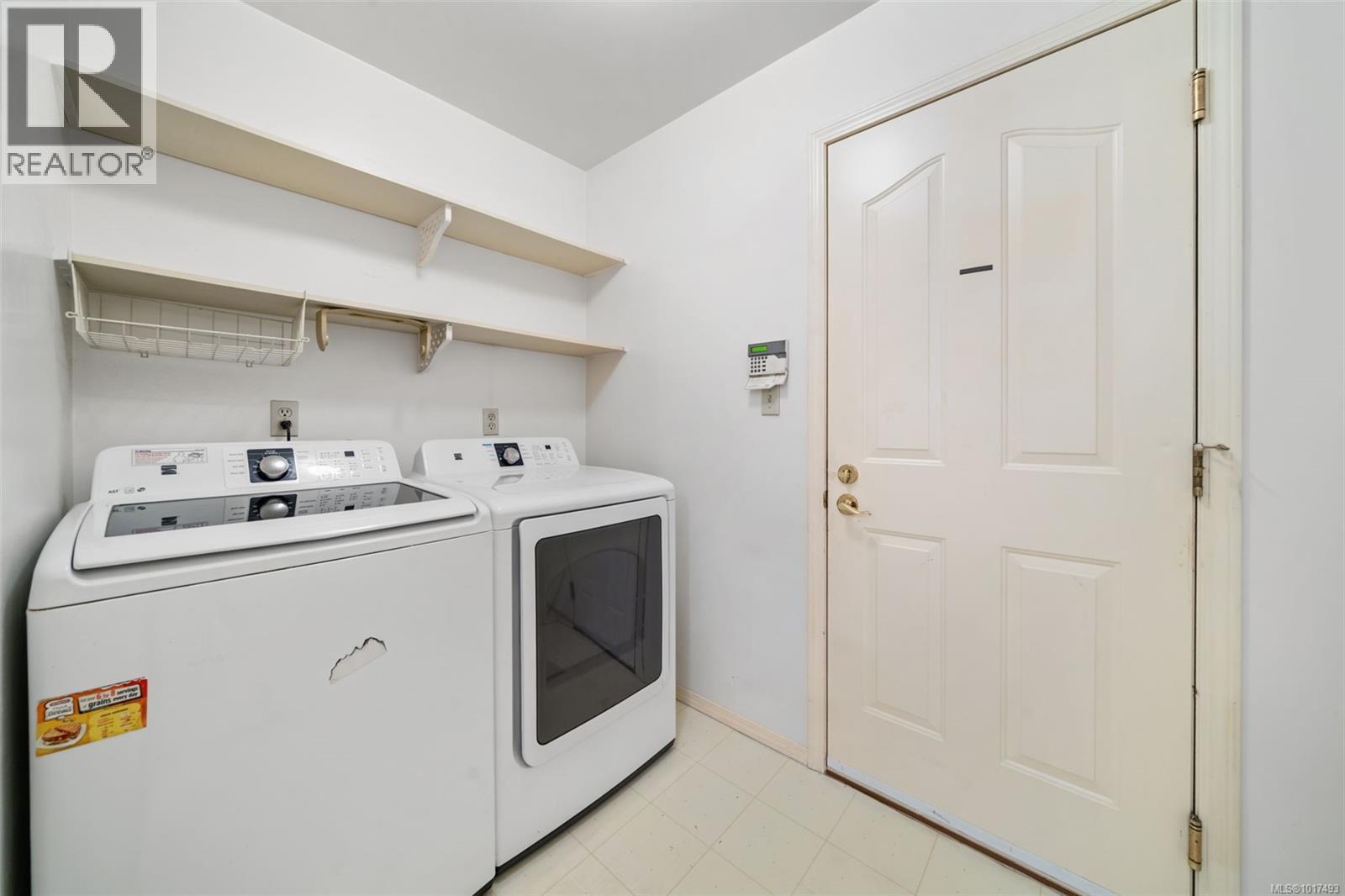 102 4515 Pipeline Rd, Saanich