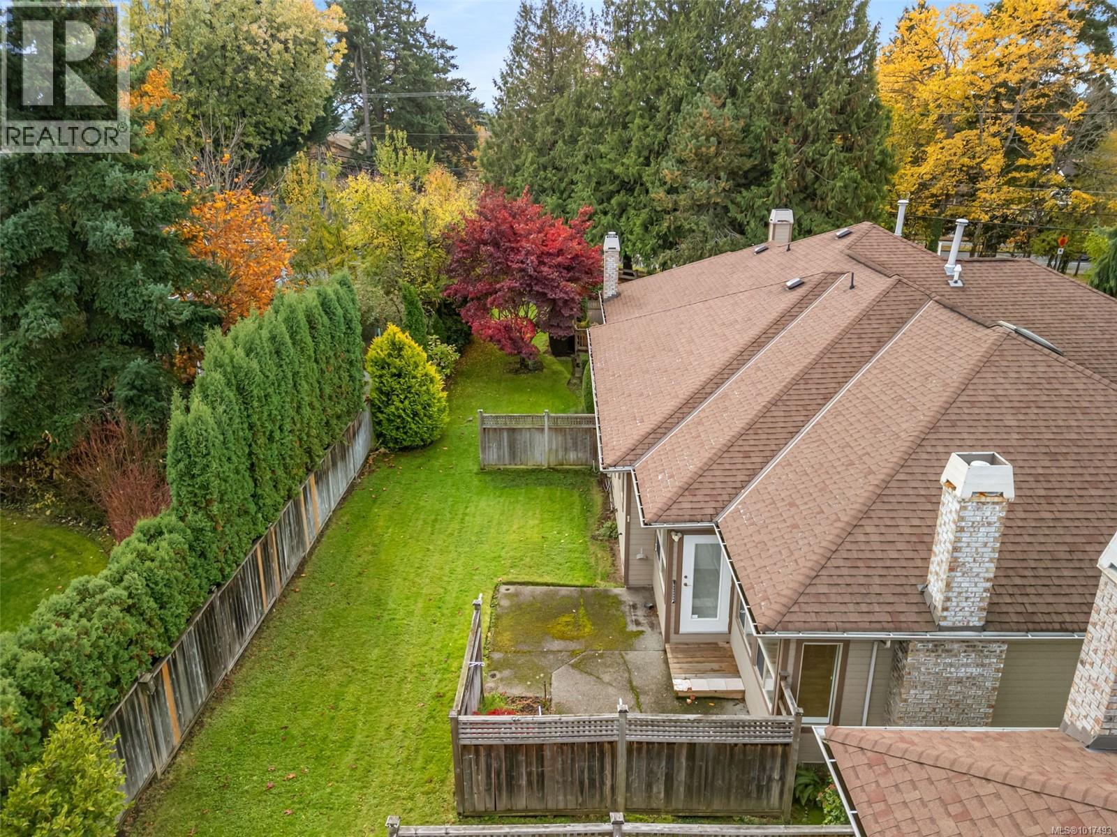 102 4515 Pipeline Rd, Saanich