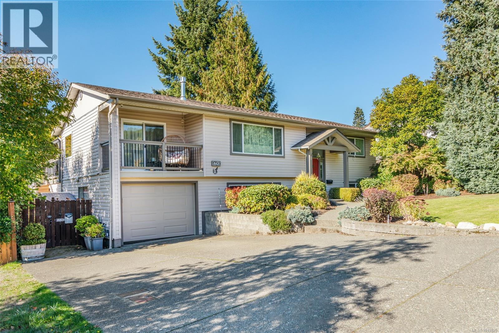 1720 McLauchlin Dr, Courtenay