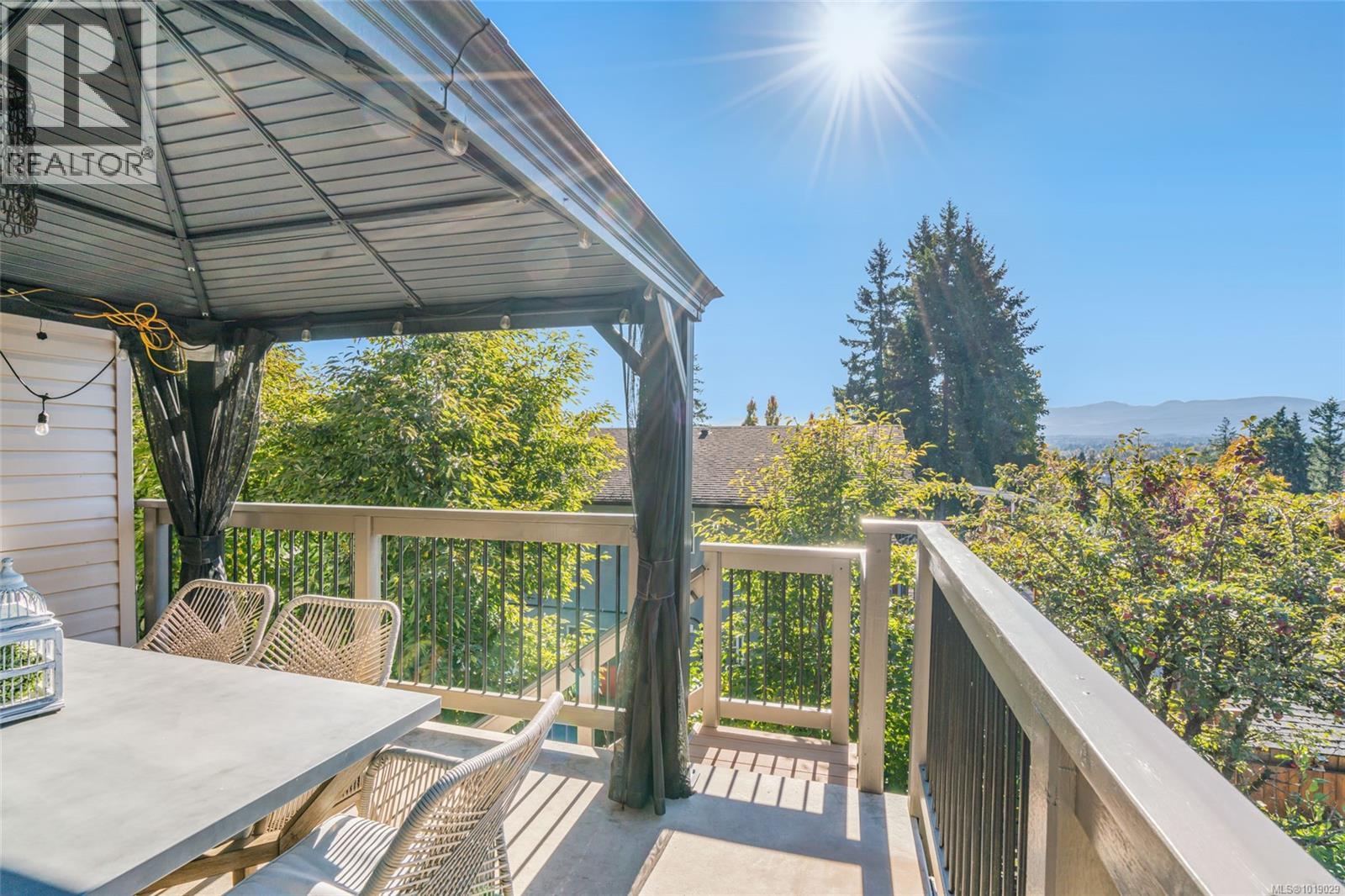 1720 McLauchlin Dr, Courtenay