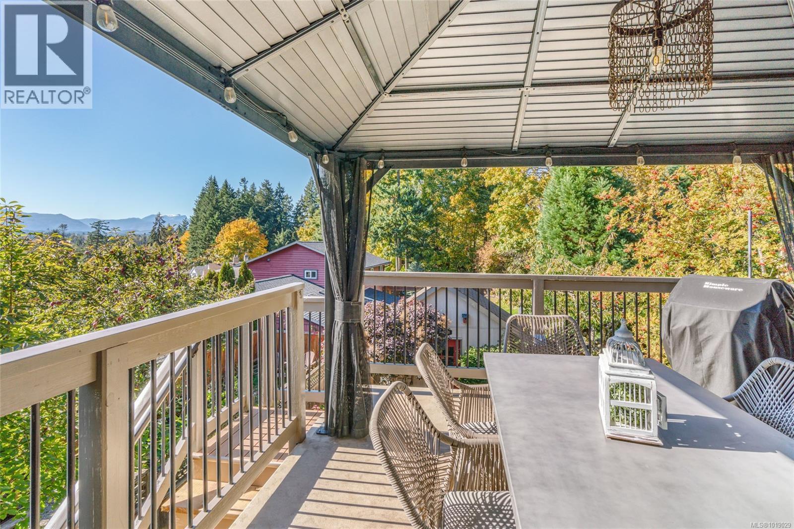 1720 McLauchlin Dr, Courtenay