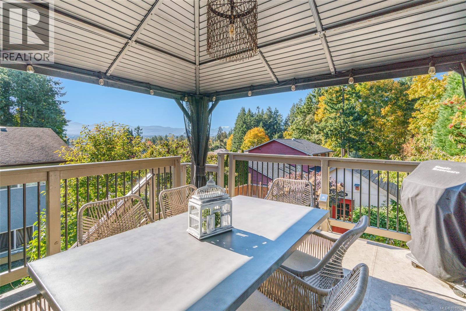 1720 McLauchlin Dr, Courtenay