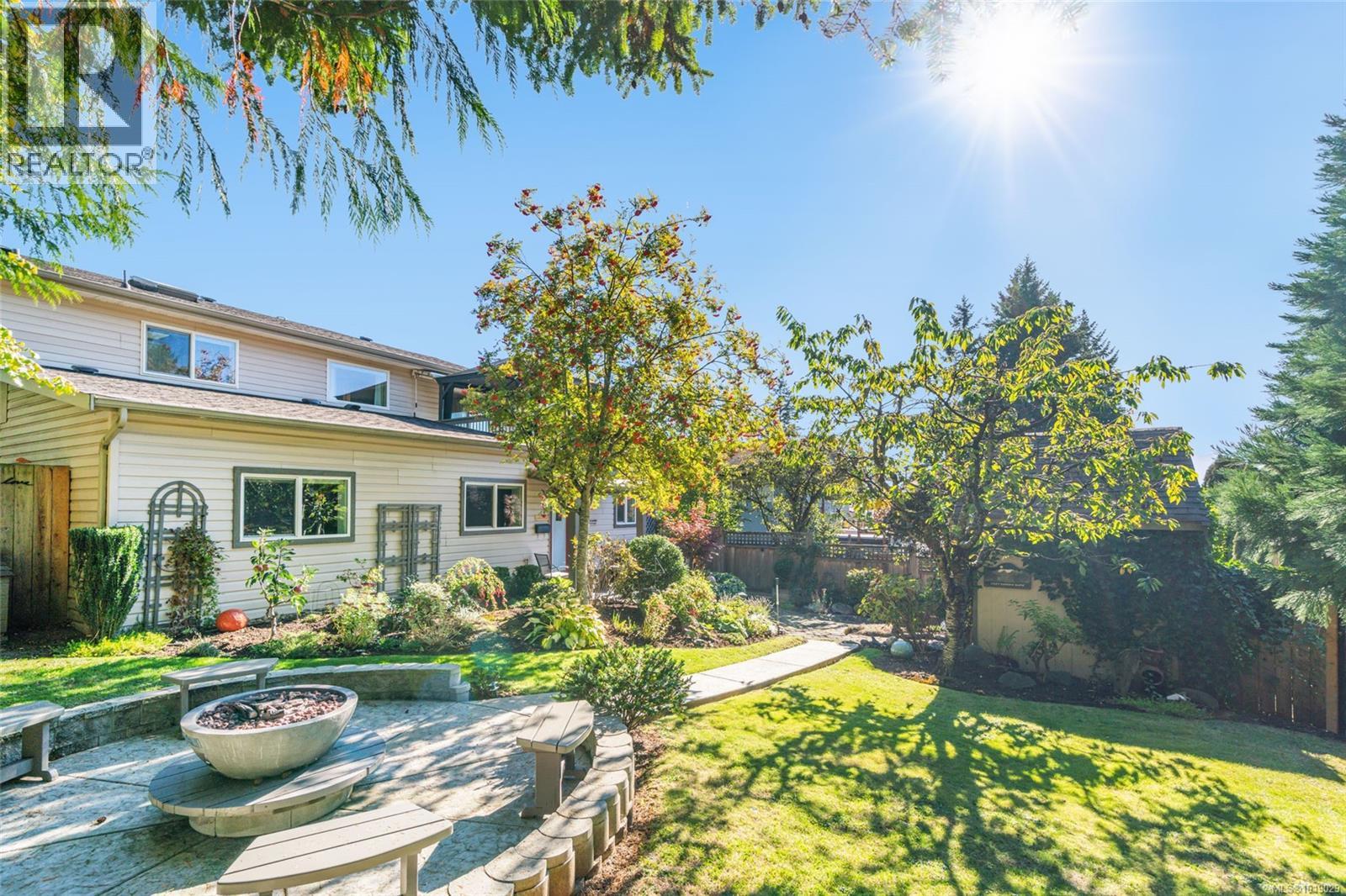 1720 McLauchlin Dr, Courtenay