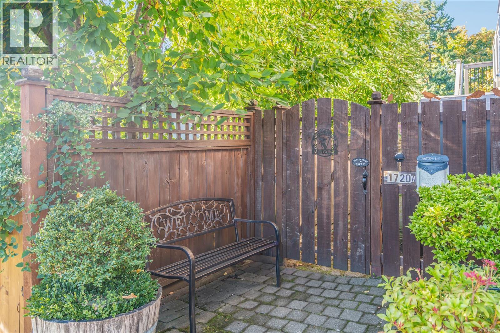 1720 McLauchlin Dr, Courtenay