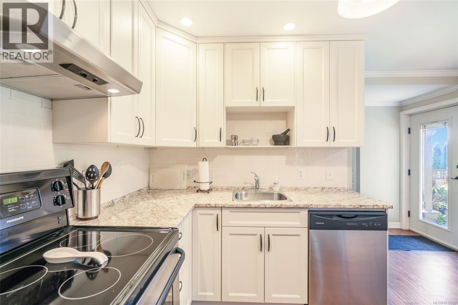 1720 McLauchlin Dr, Courtenay