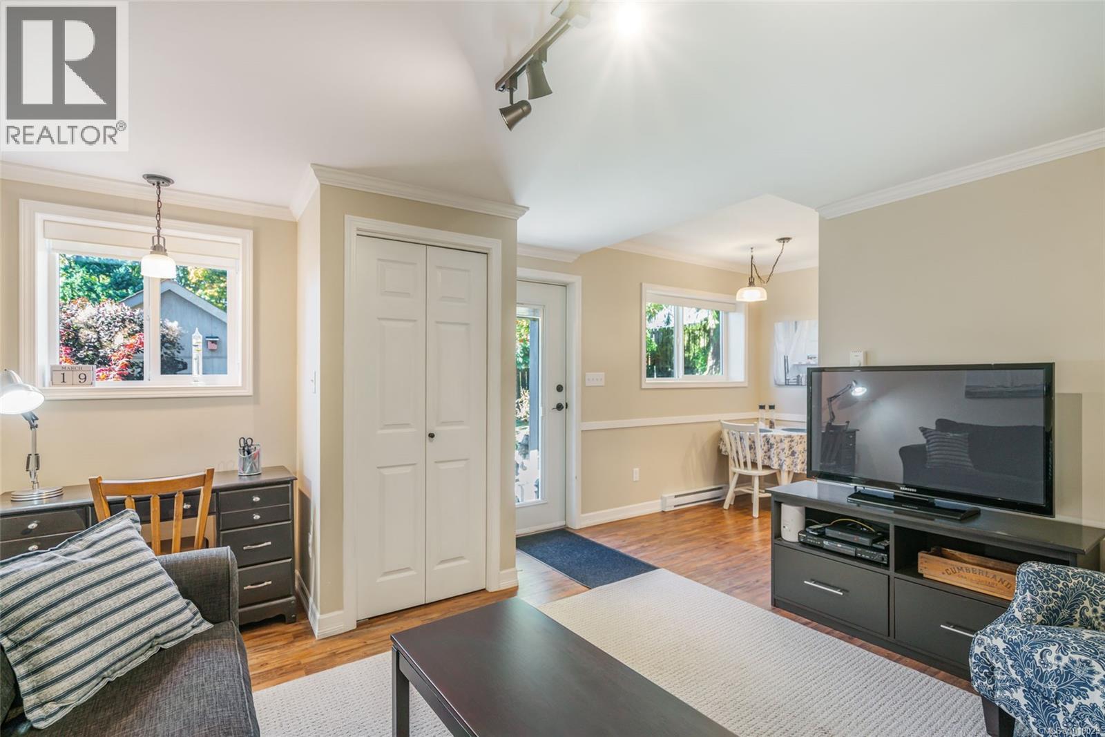 1720 McLauchlin Dr, Courtenay