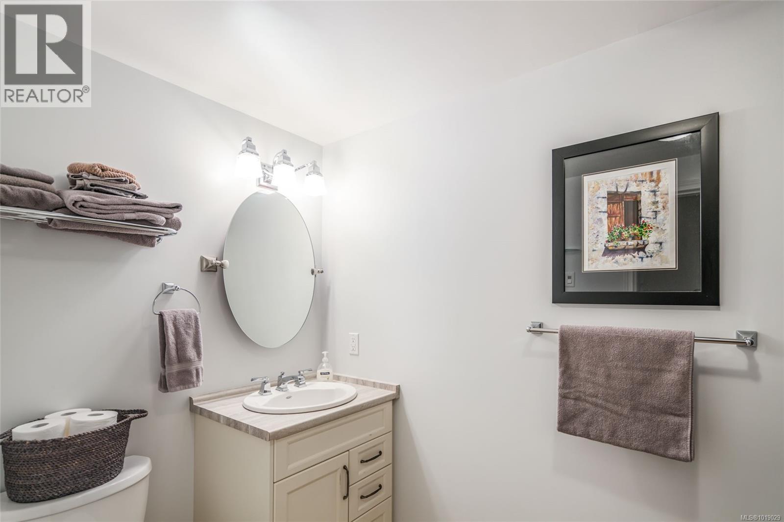 1720 McLauchlin Dr, Courtenay