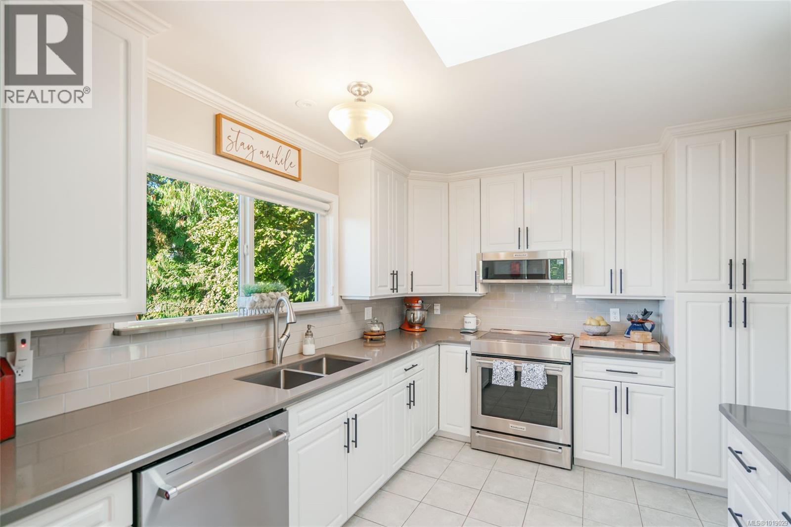 1720 McLauchlin Dr, Courtenay