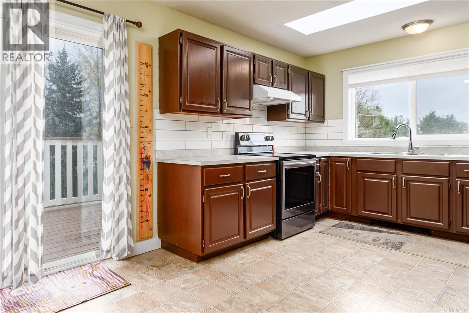 1651 Ascot Ave, Comox