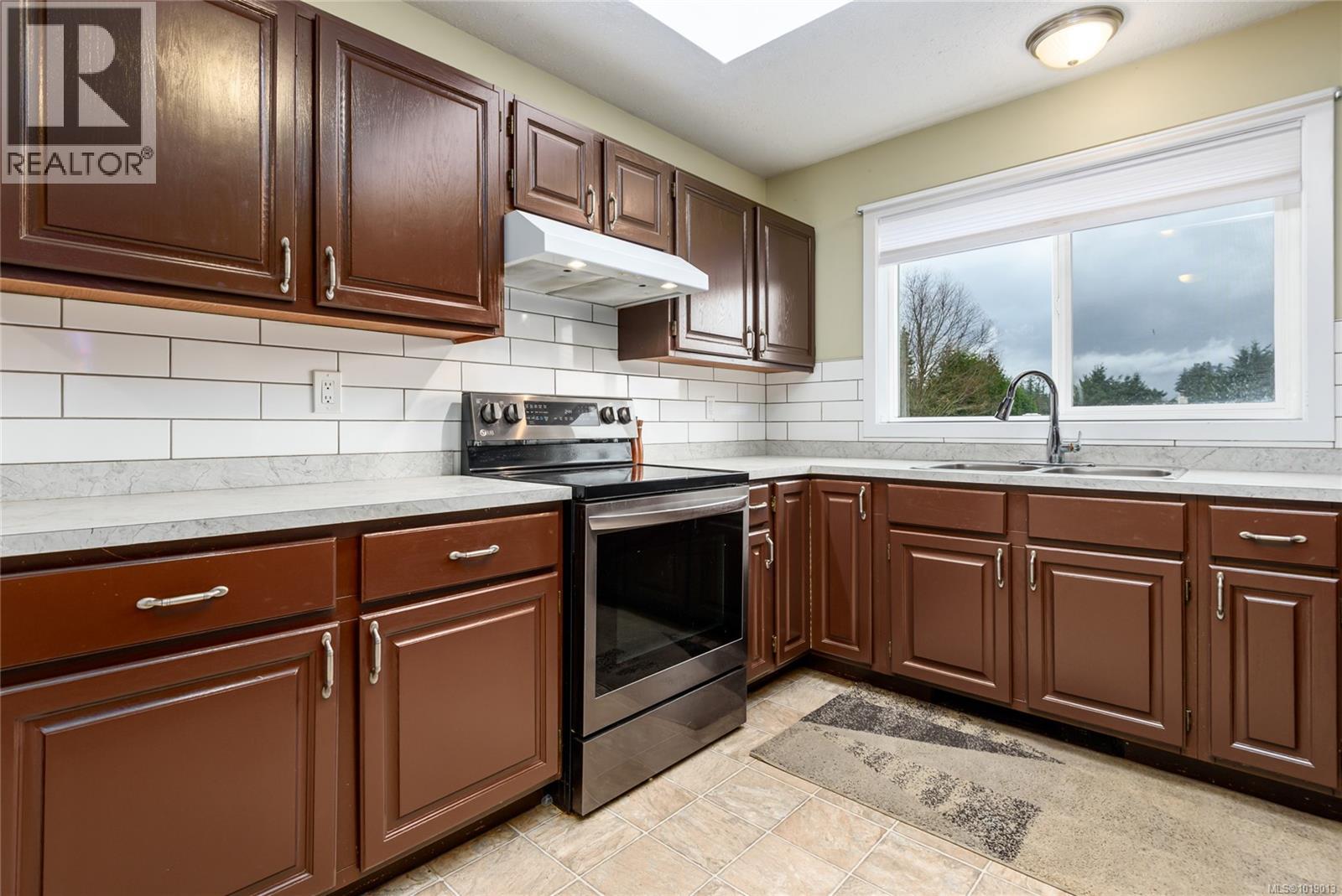 1651 Ascot Ave, Comox