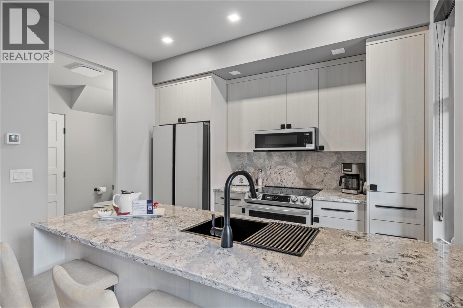 37 1175 RESORT Dr, Parksville