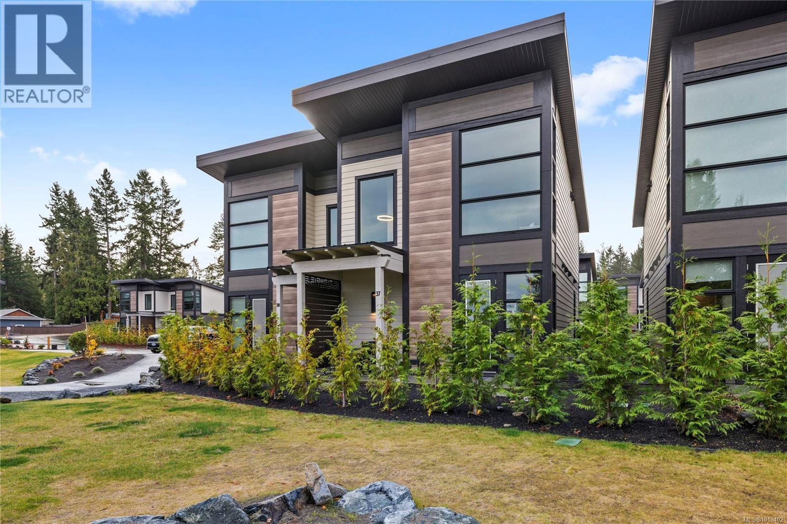 37 1175 RESORT Dr, Parksville