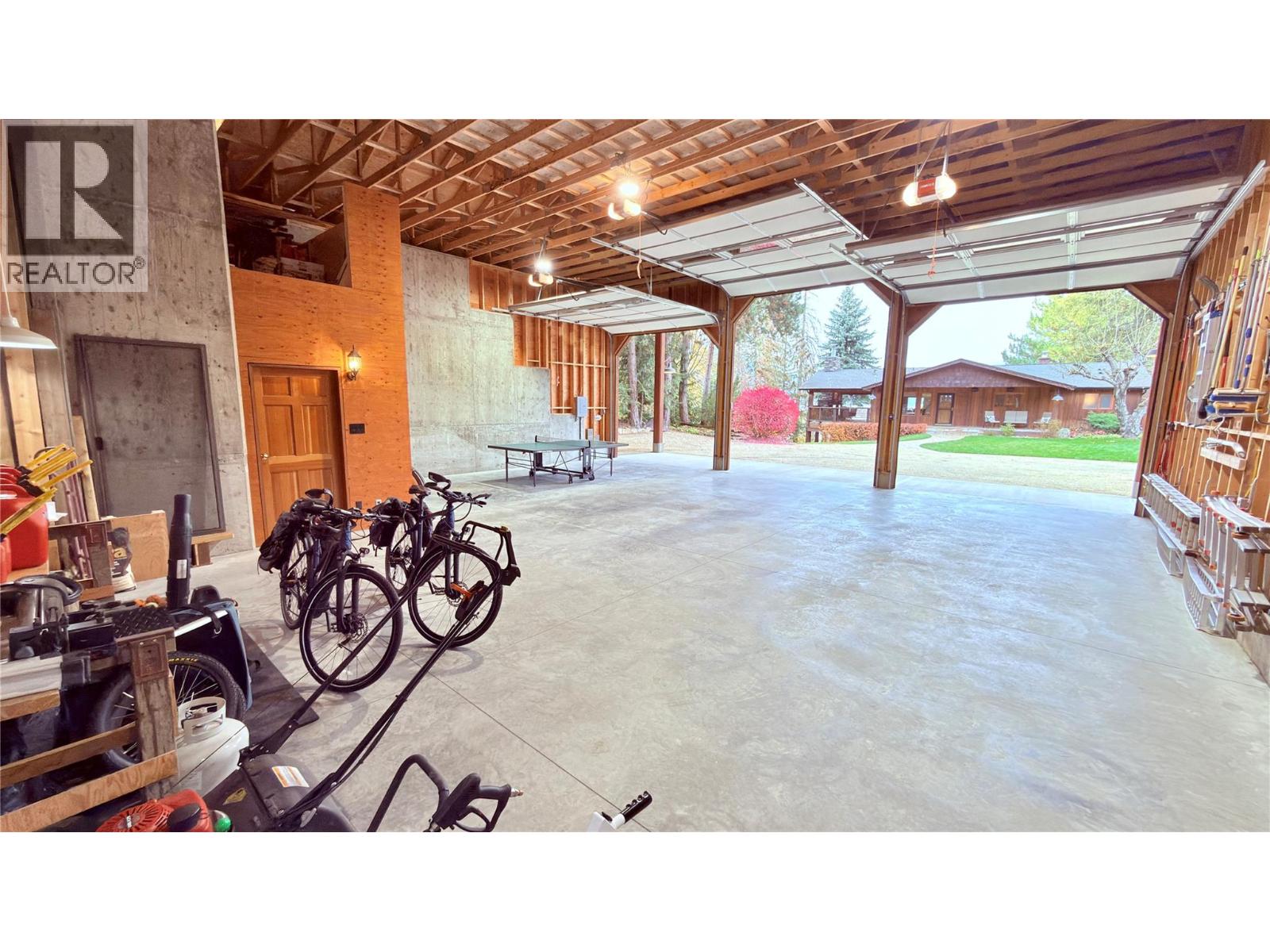 102 SANDNER Road, Christina Lake