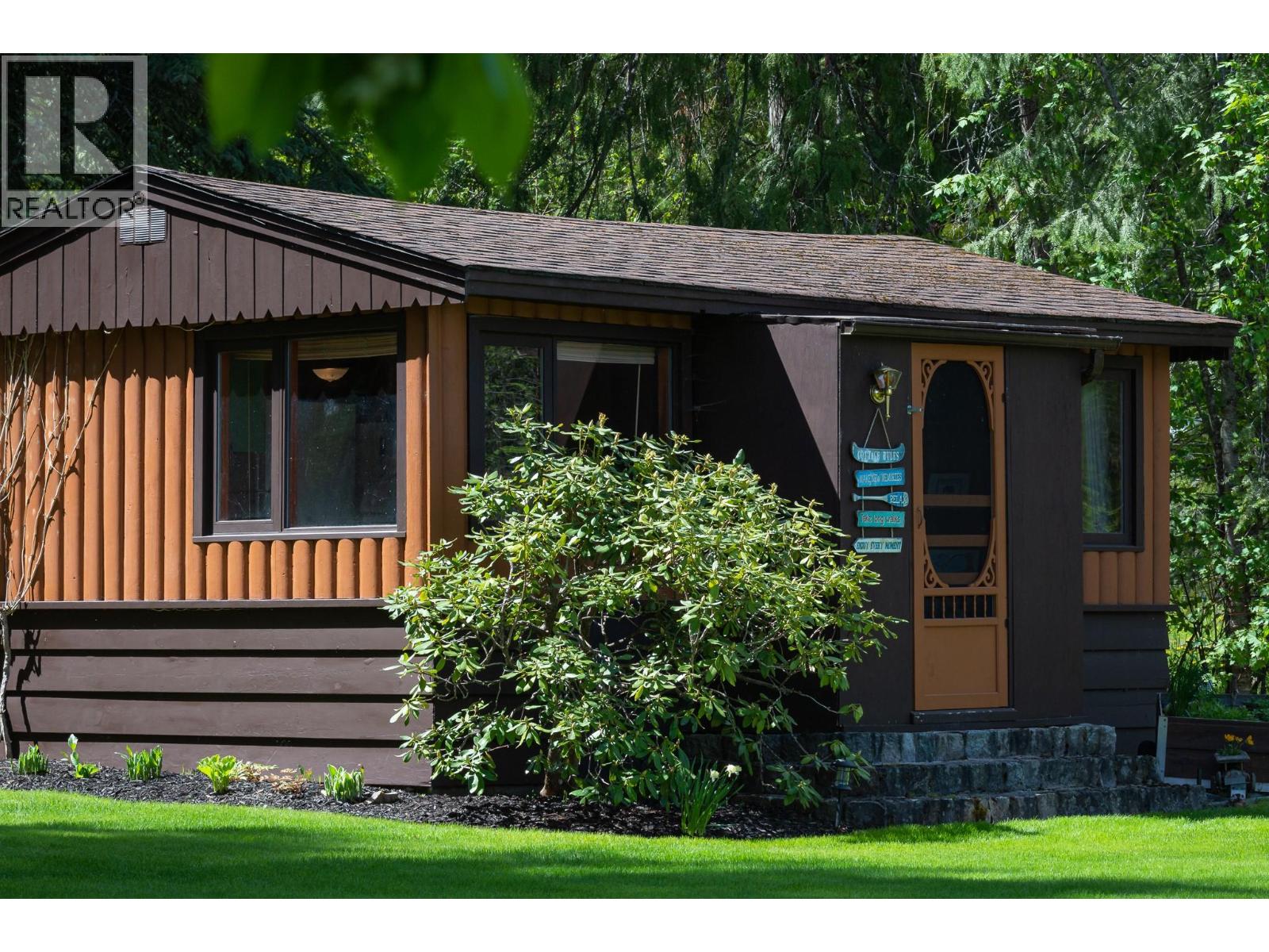 102 SANDNER Road, Christina Lake