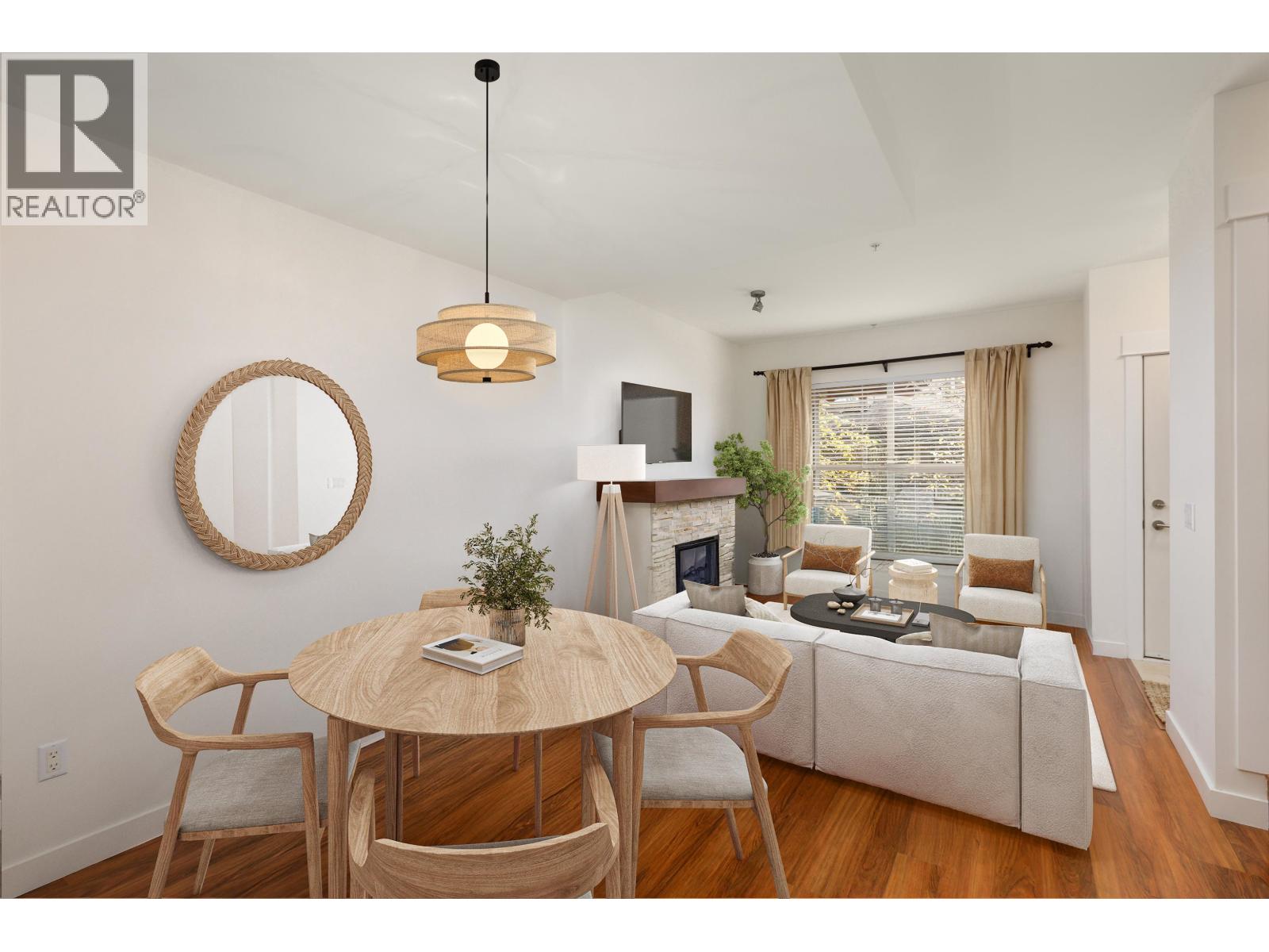 4 307 E 15TH STREET, North Vancouver