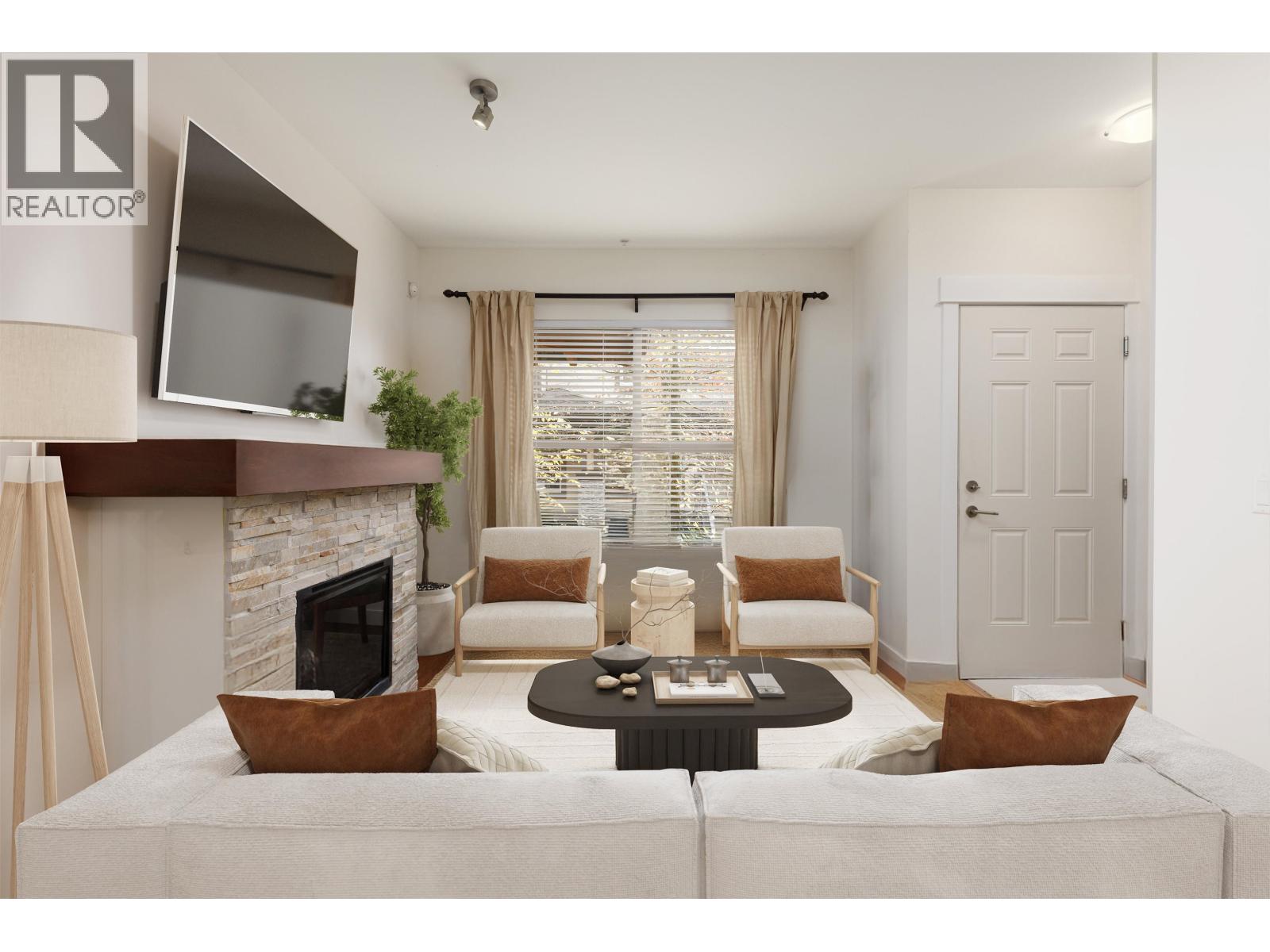 4 307 E 15TH STREET, North Vancouver