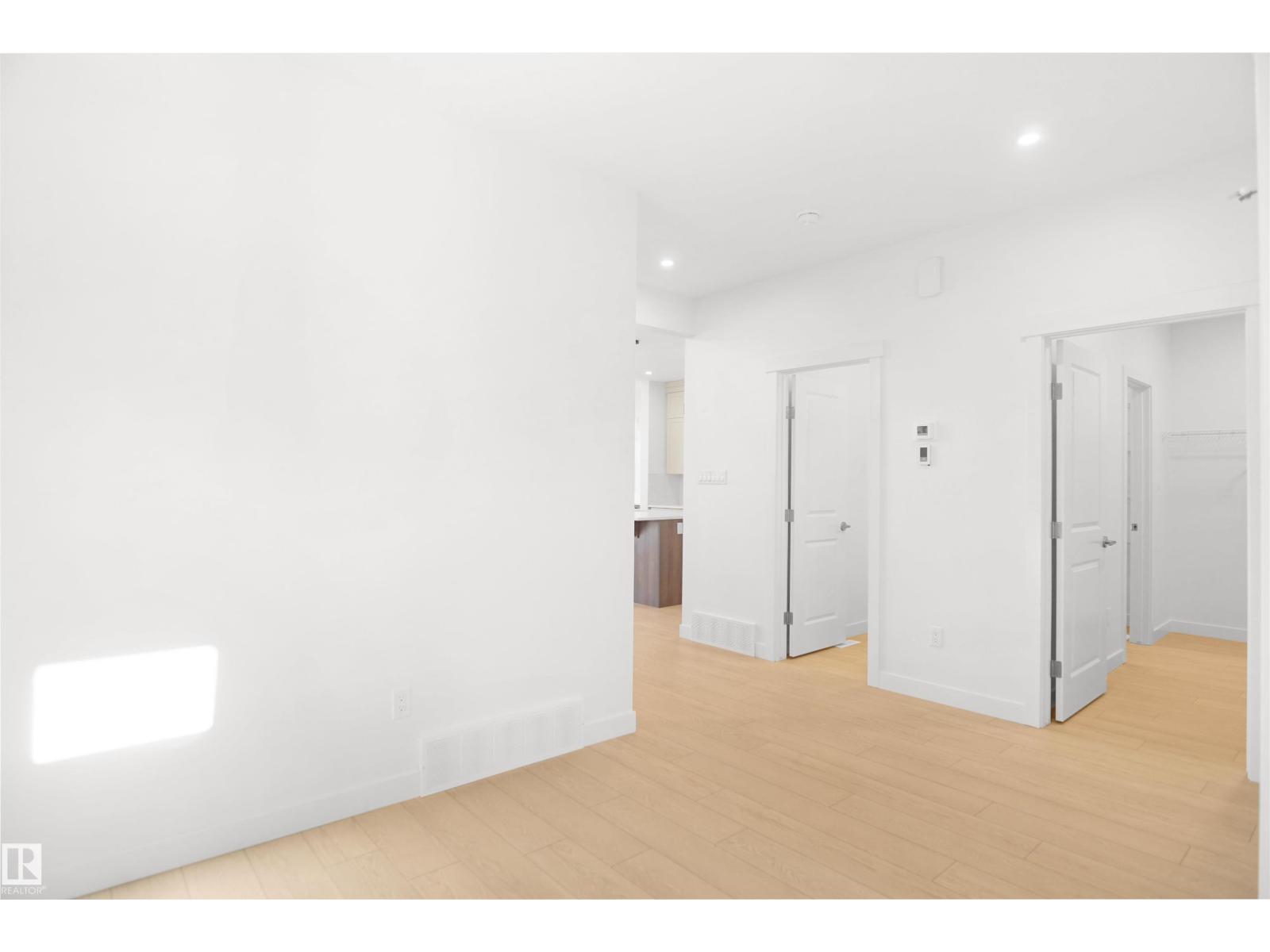 20608 27 AV NW, Edmonton