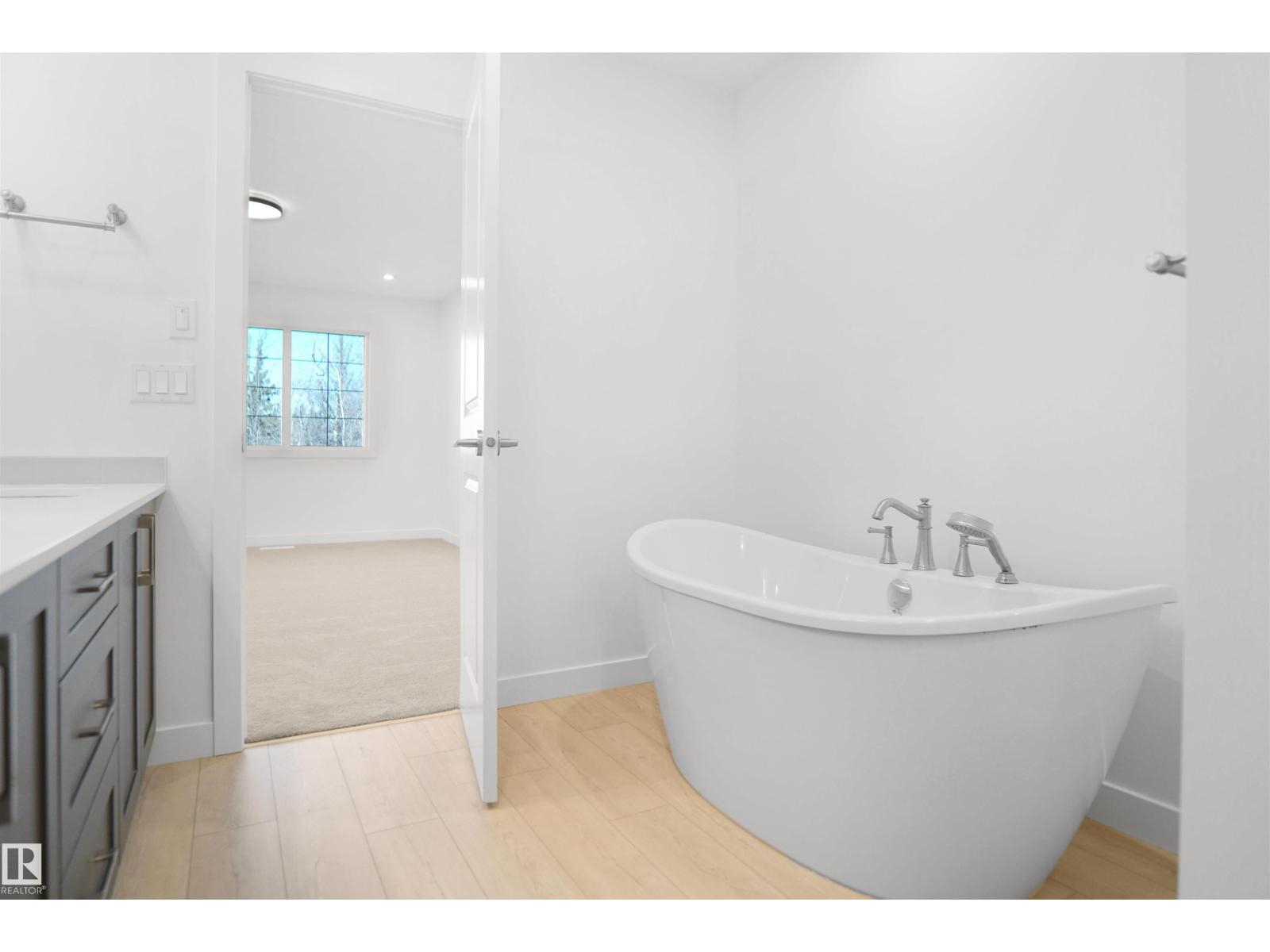 20608 27 AV NW, Edmonton