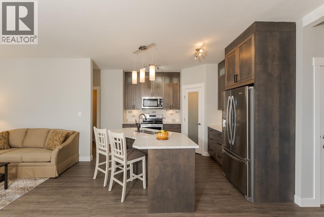 904 2425 ROWE STREET, Prince George