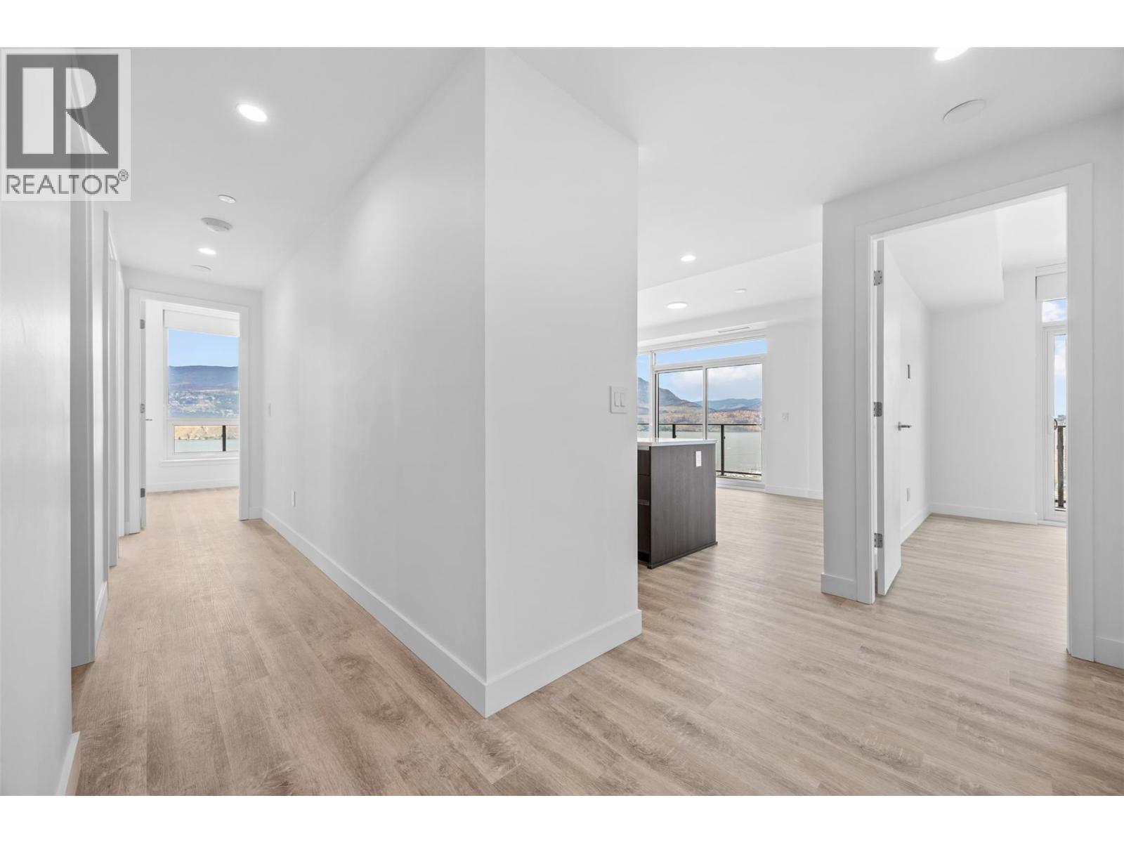 #1808 238 Leon Avenue - 10
