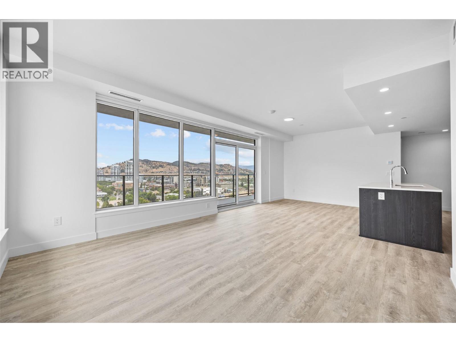#1808 238 Leon Avenue - 17