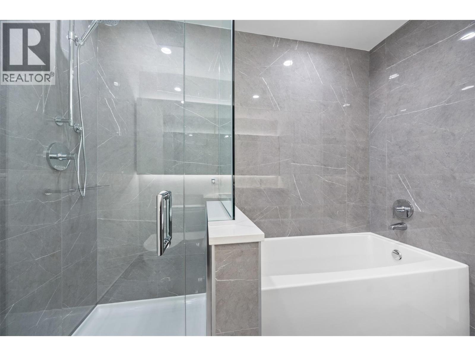 #1808 238 Leon Avenue - 25