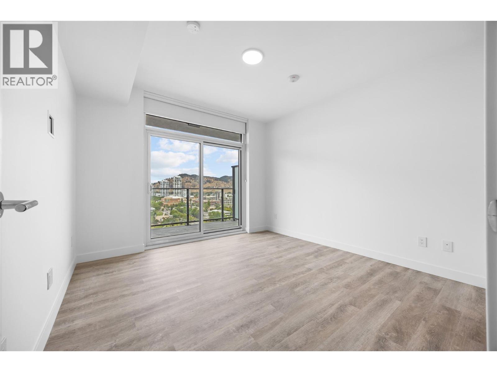#1808 238 Leon Avenue - 55
