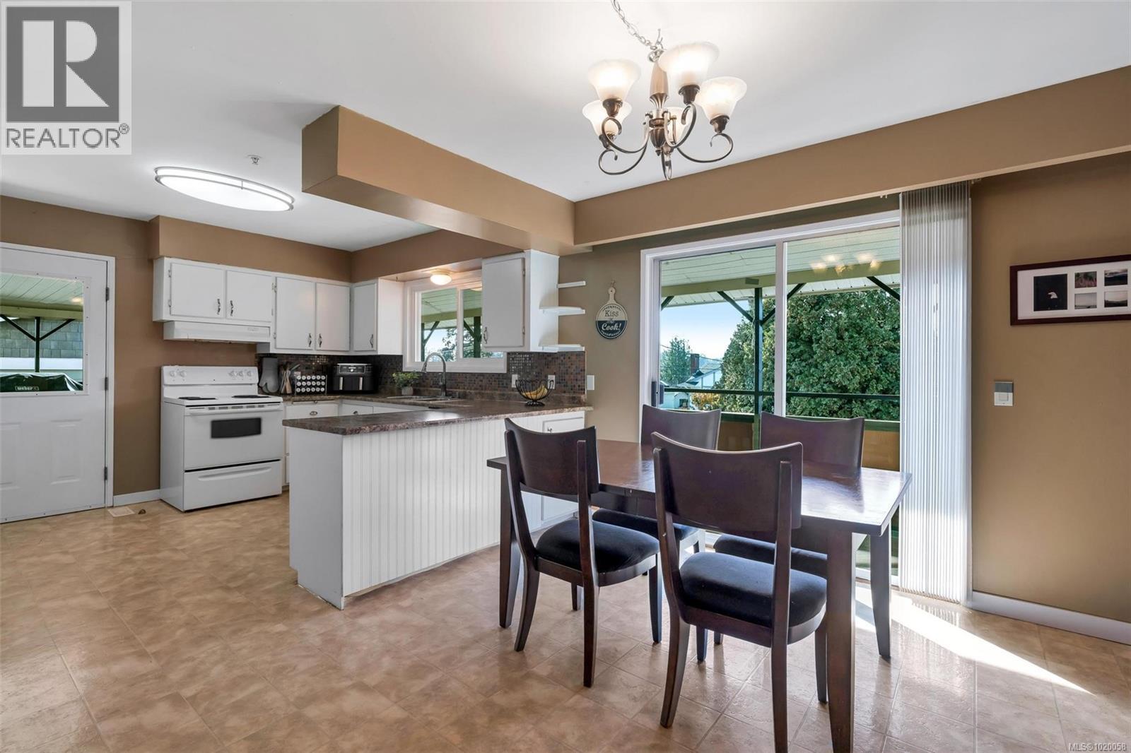 5839 Brier Ave, Duncan