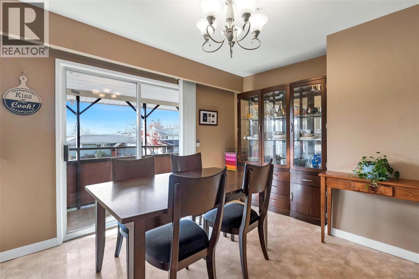 5839 Brier Ave, Duncan