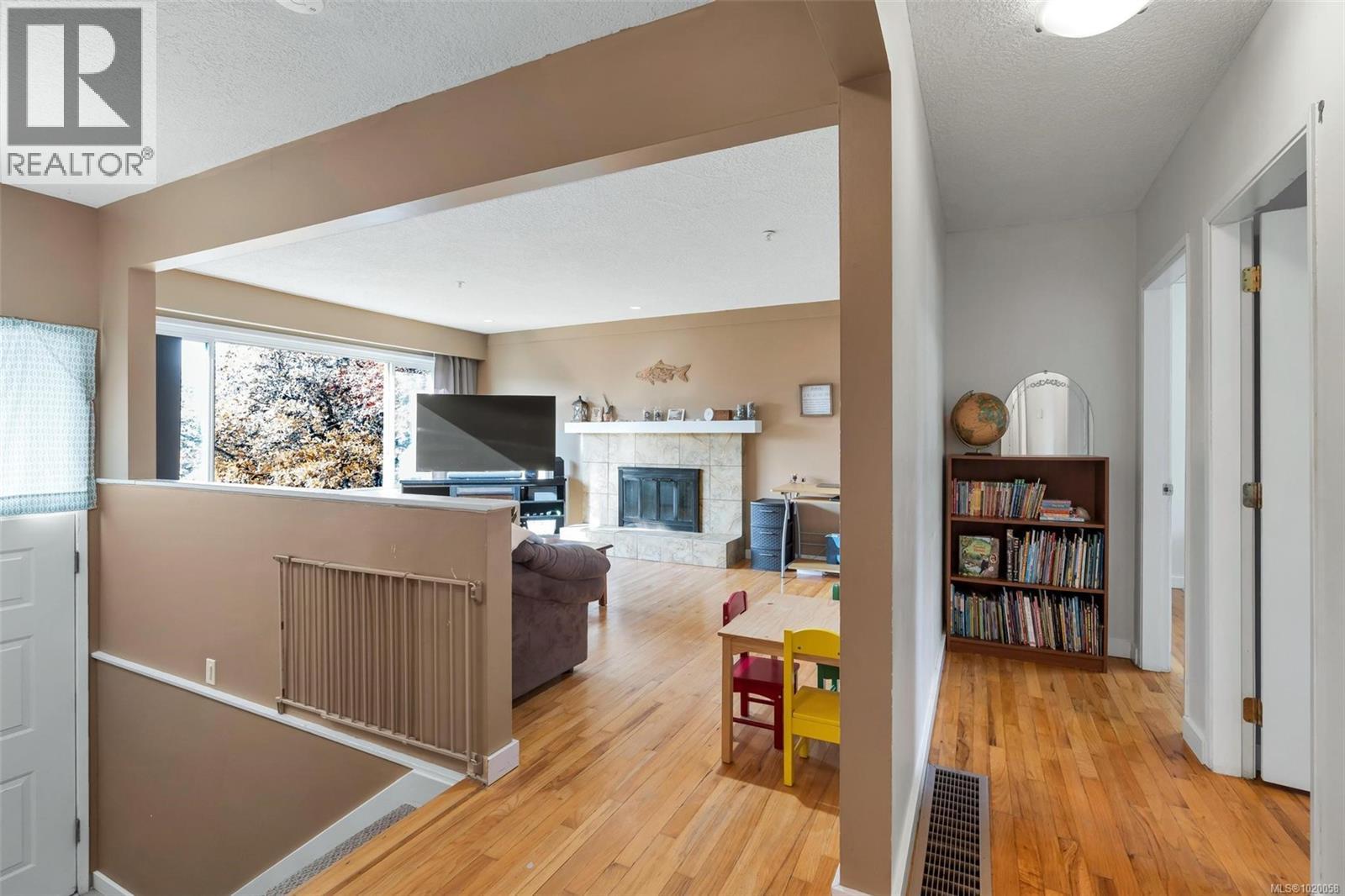 5839 Brier Ave, Duncan