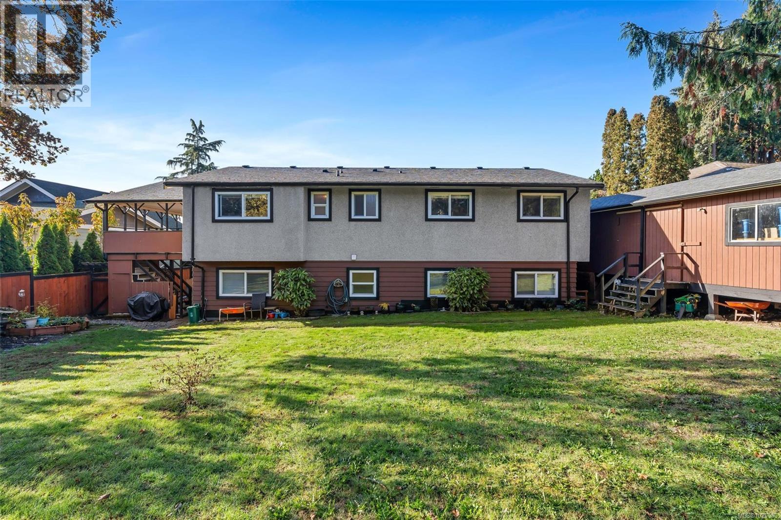 5839 Brier Ave, Duncan