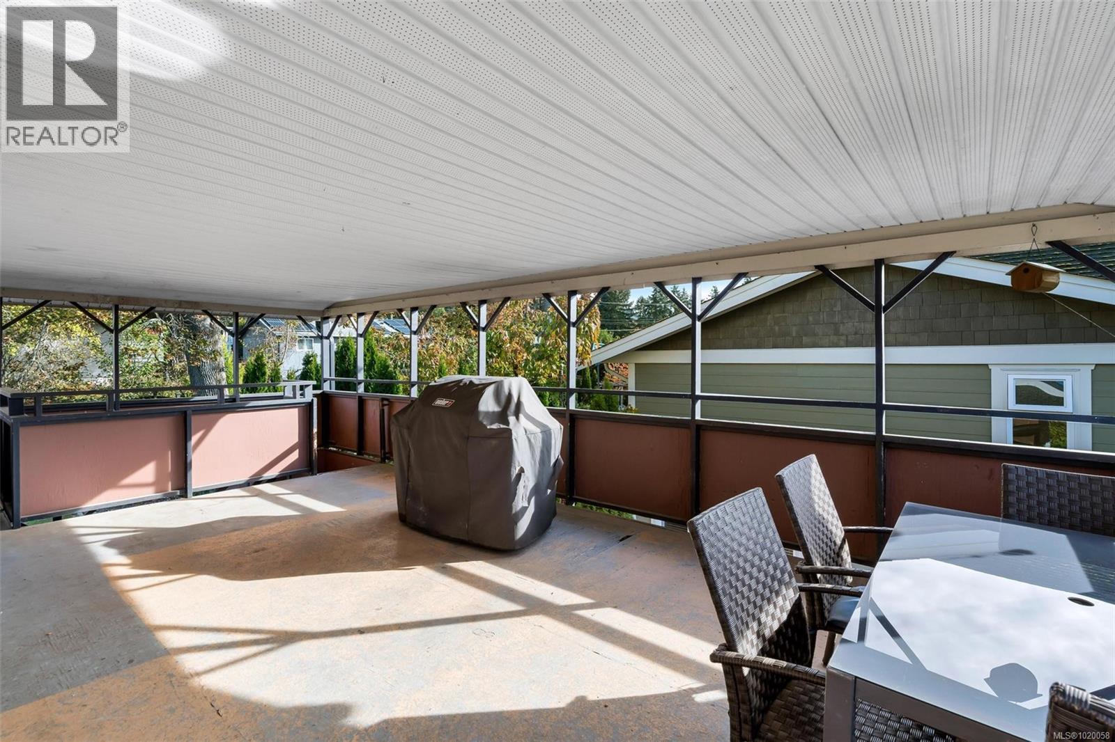 5839 Brier Ave, Duncan